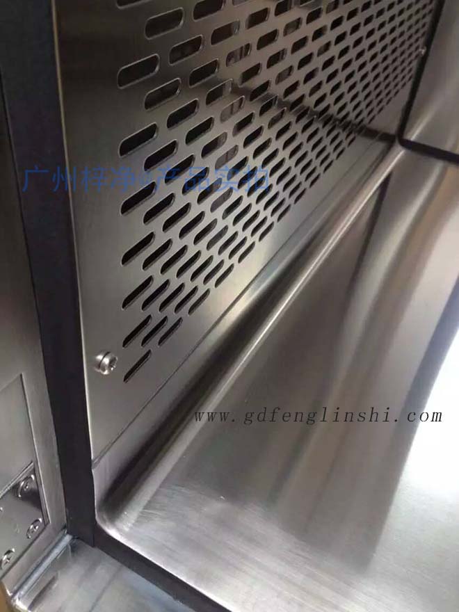 百級層流傳遞窗內(nèi)外雙層殼體,內(nèi)部四周圓弧處理,保證無縫隙連接; 百級層流傳遞窗內(nèi)外雙層殼體,內(nèi)部四周圓弧處理,保證無縫隙連接;