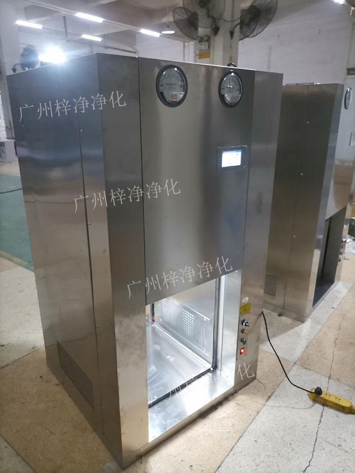 當傳遞窗與機器人連接時，機器人可以自動從傳遞窗中取出或放入物料，實現物料的自動傳遞。