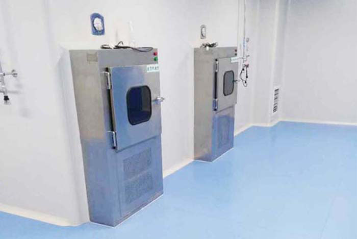 開啟傳遞窗:按照實(shí)驗(yàn)室規(guī)定的方式開啟傳遞窗,通常為從外向內(nèi)或從內(nèi)向外開啟。 開啟傳遞窗:按照實(shí)驗(yàn)室規(guī)定的方式開啟傳遞窗,通常為從外向內(nèi)或從內(nèi)向外開啟。