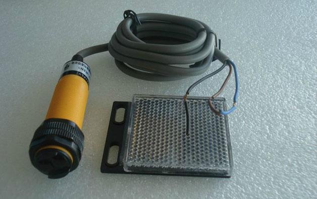 E3F-R2N1風淋室光電開關
